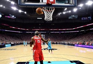 哈里森巴恩斯的篮球之路与个人成长历程探讨